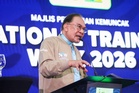 PM Anwar tegas siasat kerugian RM10 bilion Tabung Haji – “Biar masuk penjara kalau salah”