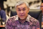 Zahid balas pantun PM Anwar, seloroh hubungan masih baik -“Cuma belum cium…”