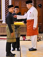 Tahniah! Johan Ghazali terima Ahli Bintang Sarawak, tekad terus lakukan yang terbaik