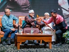 Laku RM16,500! Hasil bidaan tongkat Hadi Awang disalur untuk tabung PRN Melaka