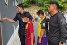 Tekap seterika panas pada dada rakan, dua pelajar tahfiz mengaku tak bersalah