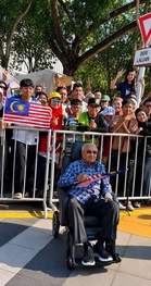 “Tak benar anak muda tidak hargai merdeka” -Tun M bangga semangat generasi baharu