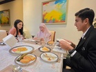 Hantar kad jemputan! Syed Saddiq & Bella ‘berguru’ dengan Wan Azizah soal rumah tangga