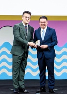 Kor Ming terima Anugerah Kepimpinan Bandar Pintar, usaha bangunkan bandar pintar Malaysia diiktiraf