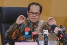 Guru wanita didakwa jalin hubungan terlarang dengan pelajar diasingkan, tak bertugas di sekolah – KPM