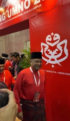 Dakwaan seleweng RM193.5 juta? Tak benar! Azeez Rahim, keluarga sedia saman