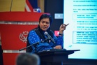 Azalina tegur desakan Rayer -“Perdana Menteri bukan pendakwa raya”