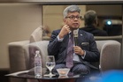 Ingkar larangan Waze, penjawat awam berdepan tindakan tatatertib – MKN