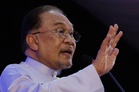 PM visits site of fire that destroyed 1,000 homes in Sandakan