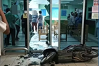Motorcyclist injured after crashing into the hospital's emergency entrance glass door