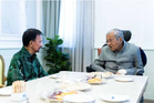 Brunei Sultan visits Tun M in IJN