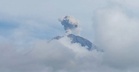 Gunung Semeru Meletus Tiga Kali, Orang Ramai Digesa Jauhi Kawasan Berisiko