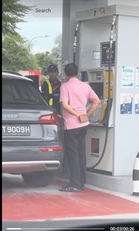 Tular Pekerja Stesen Minyak Tegur Pemandu Kereta Plat Singapura Isi RON95