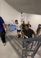 Nyanyi ‘Standing In The Eyes Of The World’ Iringi Peserta Terakhir, Semangat Petugas Di Menara Merdeka Buat Ramai Sebak