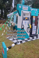 Rumah Sukan Tema Stesen Minyak Curi Tumpuan, Siap Ada Kedai Mesra