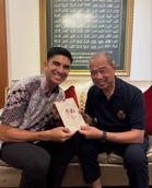 Syed Saddiq Serah Sendiri Kad Jemputan Kahwin Kepada Muhyiddin