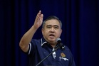 Loke Nafi Bantuan Khas RM1,000 Kepada Pemandu Teksi Di Melaka Untuk "Pancing Undi"