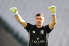 Emi Martinez ‘offered to Chelsea’ after Robert Sanchez horror show