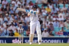 Joe Root makes more Test history but New Zealand close in on win against England