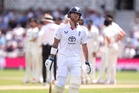 England lose early wickets to put New Zealand back in ascendancy at Trent Bridge