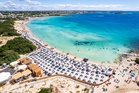 Anger over plan to allow tourist picnics on Italian beaches