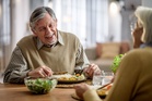 Reducing eating hours may cut risk of dementia, research suggests