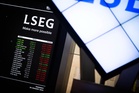 FTSE 100 holds modest gains with oil stocks up amid rising prices