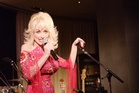 Here’s who Dolly Parton reportedly allowed by her side on her deathbed