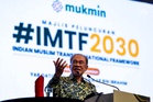 Anwar Gives Ministries One Month to Resolve Foreign Worker Hiring Issues