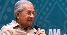 ‘Banyak perkara pelik berlaku di dunia, Malaysia juga tidak terkecuali’ – Tun M