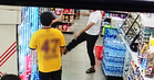 Tak puas hati bunyi ekzos kejutkan bayi, lelaki dipukul di kedai serbaneka