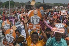Hundreds flee India migrant crackdown towards Bangladesh