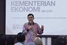 Global crisis spurs push to strengthen economic structure