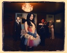 Emei drops bold, dramatic EP ‘Night at the Opera’