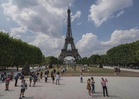 Man arrested over fire in Paris park