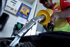 Harga runcit RON97, RON95, diesel tanpa subsidi turun 5 sen seliter