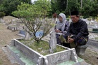 Negeri Sembilan MB visits parents’ graves shortly after taking oath