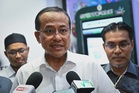 Missing crescent, star on Jalur Gemilang due to technical error, says Ahmad Samsuri