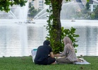 Woman vents over boyfriend’s ‘man princess’ attitude after phone-filled date