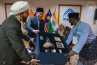 Anwar terima anugerah kecemerlangan Yayasan Sheikh Abu Bakar