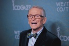 US designer Bob Mackie, known for Hollywood glamour, dies at 87