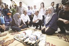 Ibu bayi kembar amat terharu lawatan Perdana Menteri