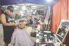 Pemuda bawa khidmat gunting rambut ke pasar Sukau