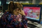 Ibu tunggal rugi RM1.2 juta serah wang, barang kemas kepada ‘scammer’