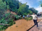‘Bunyi macam air terjun sebelum tebing tanah runtuh’