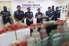 Ikrar bawa kanvas plastik rupanya rokok seludup RM9.14 juta
