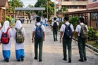 Apa ada dalam beg sekolah anak kita?