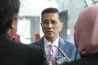 Azmin titip jangan gundah gulana, adinda Amirudin