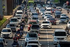 ‘Bertinju’ di jalan raya, sakit dapat malu pun dapat