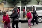 Isteri hiris alat sulit suami guna sabit